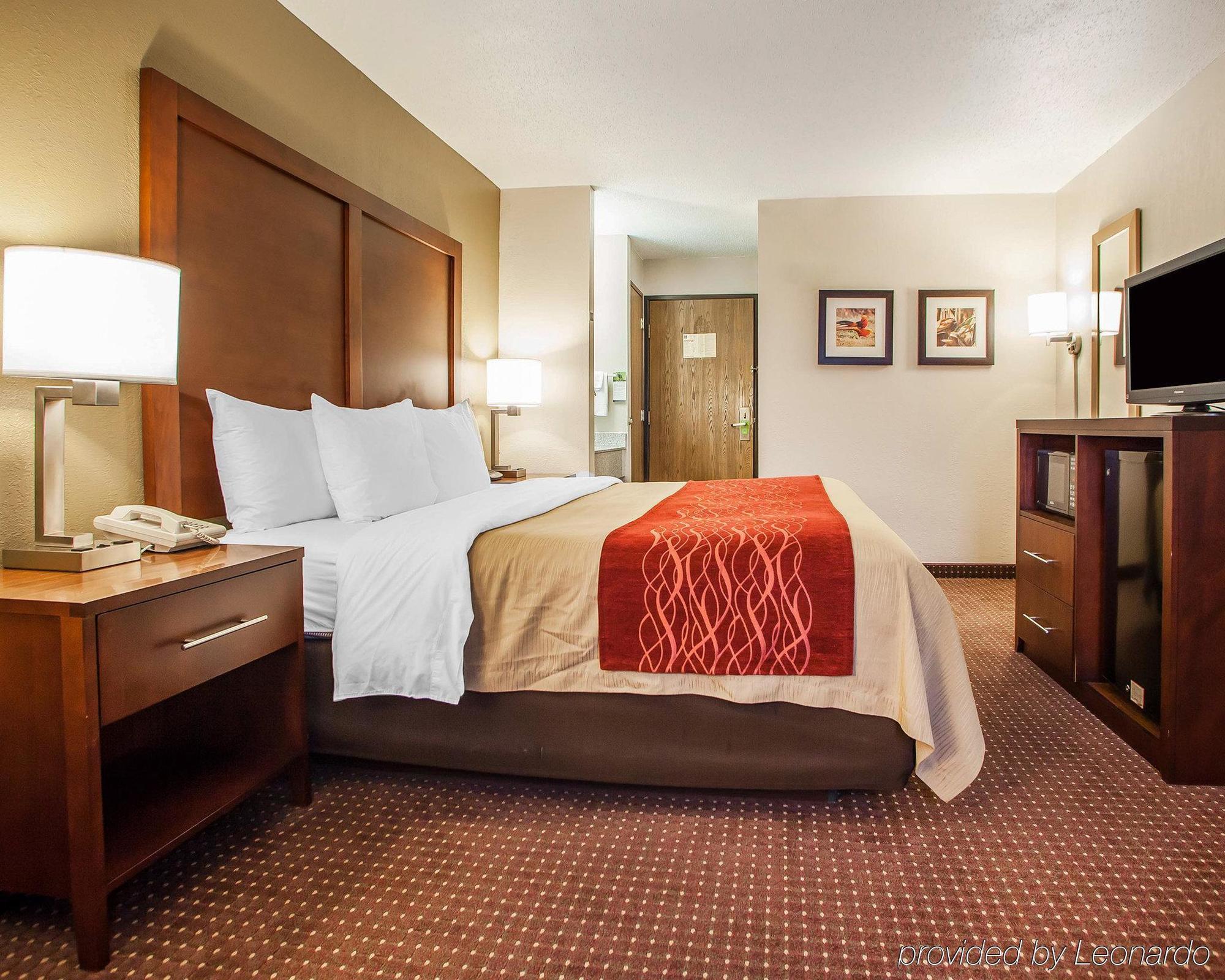 Quality Inn Waverly Экстерьер фото