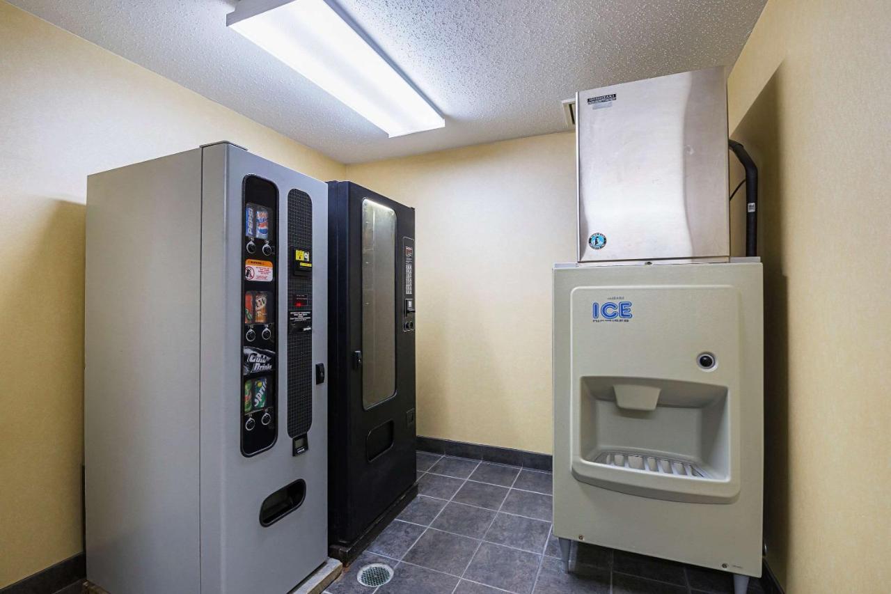 Quality Inn Waverly Экстерьер фото