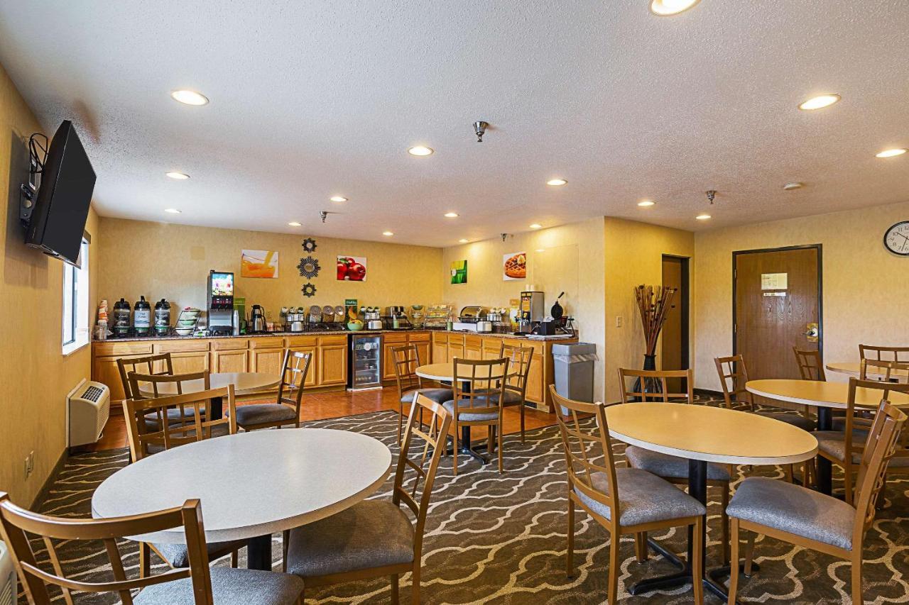 Quality Inn Waverly Экстерьер фото