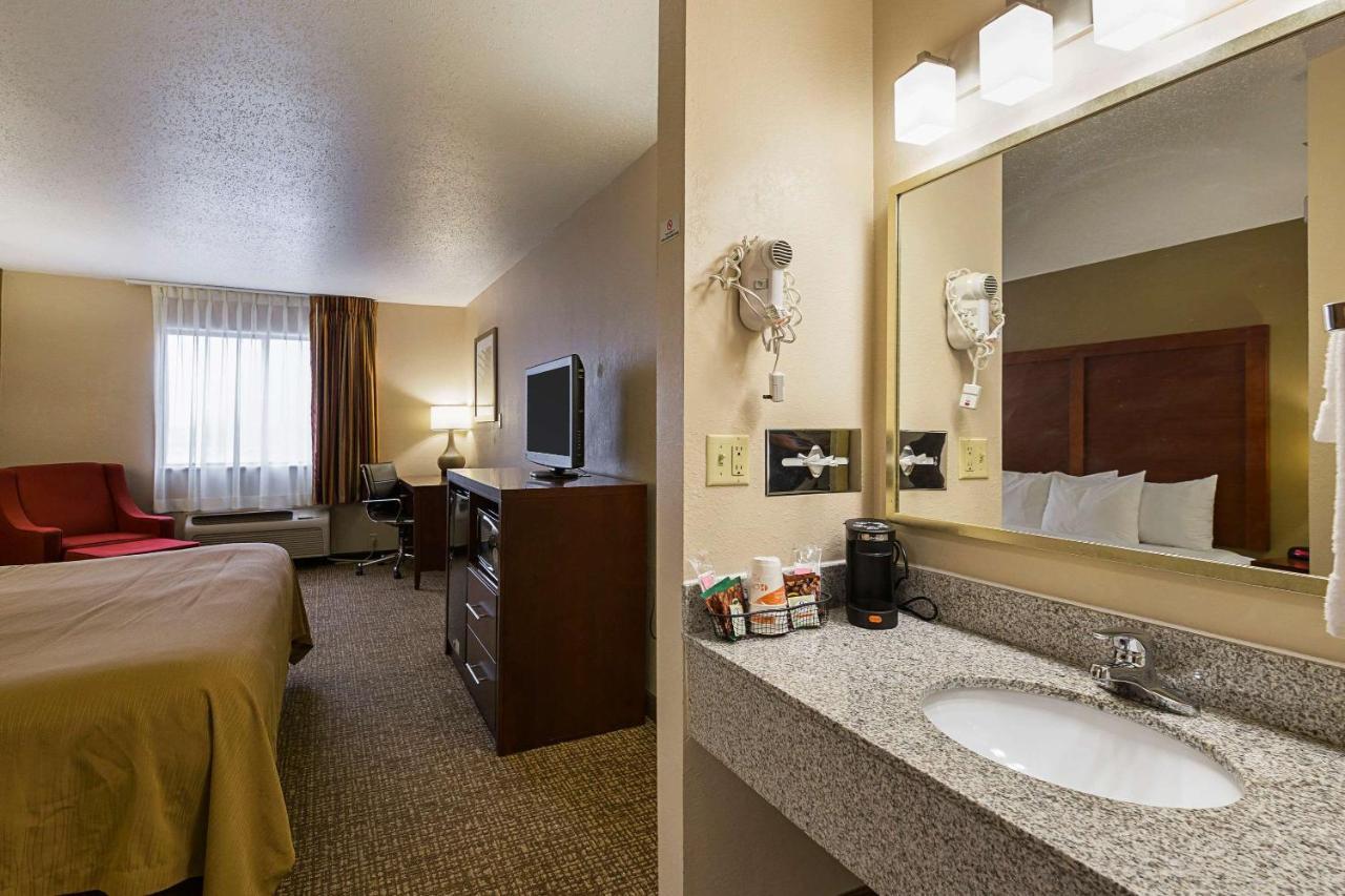 Quality Inn Waverly Экстерьер фото