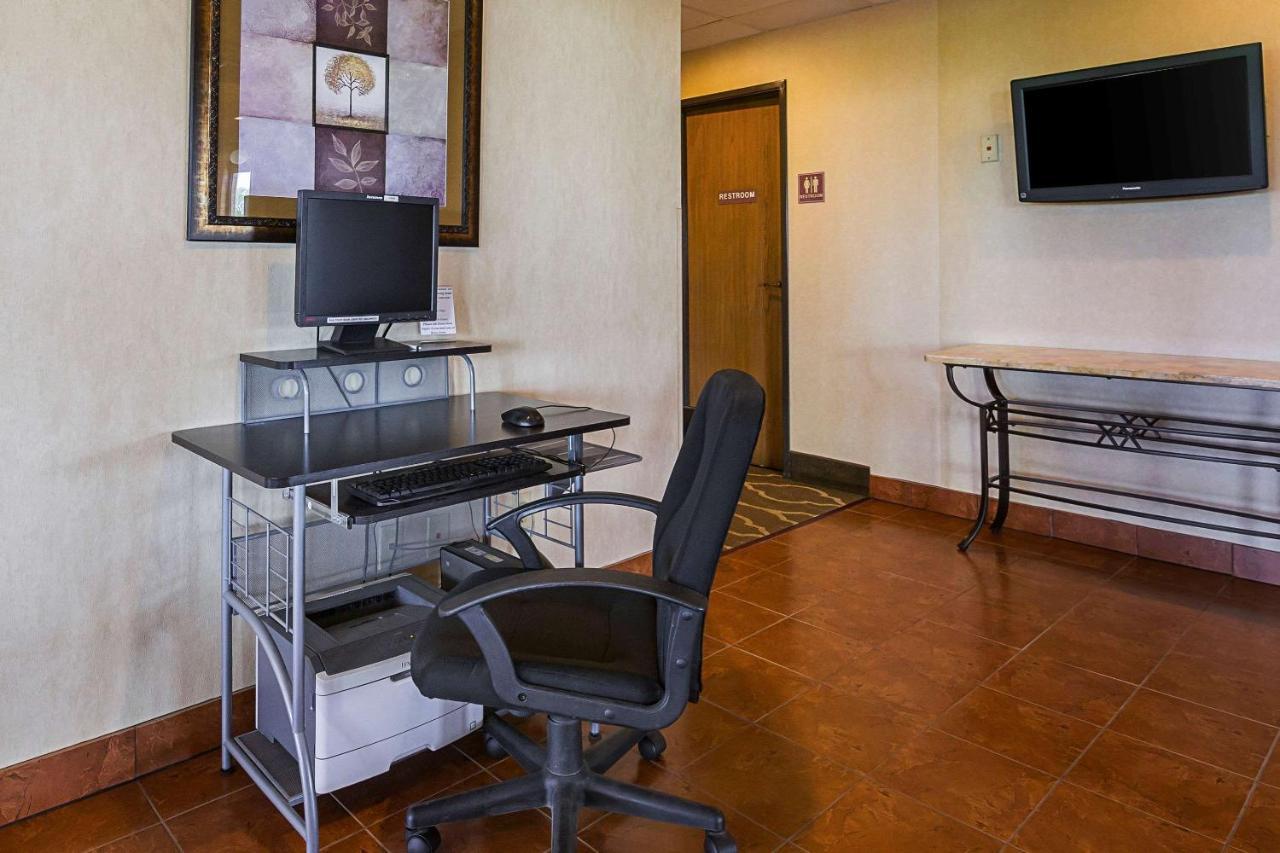 Quality Inn Waverly Экстерьер фото