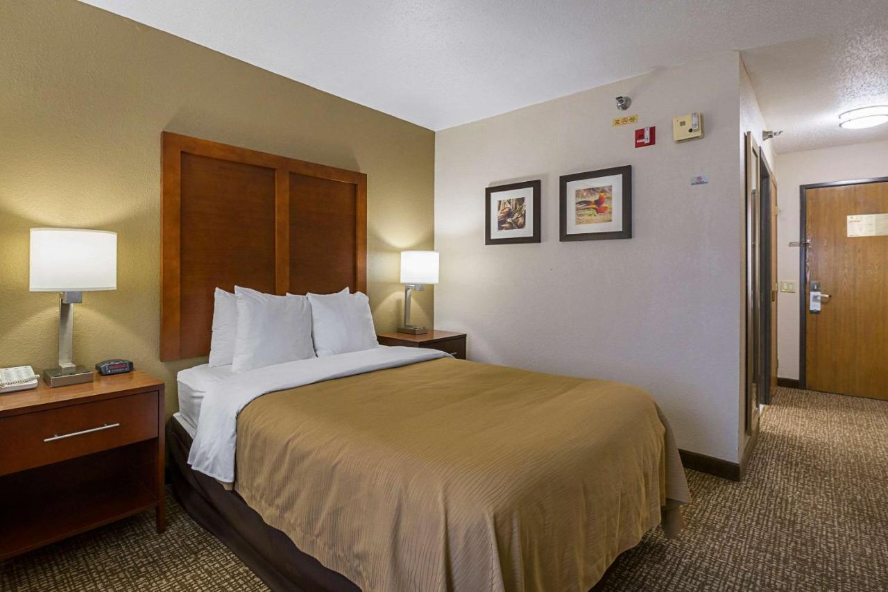 Quality Inn Waverly Экстерьер фото